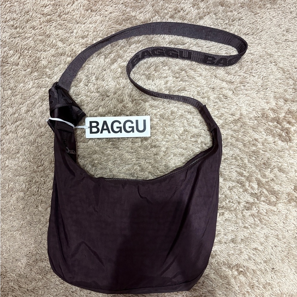BAGGU Medium Nylon Crescent Bag - Chocolate Plum